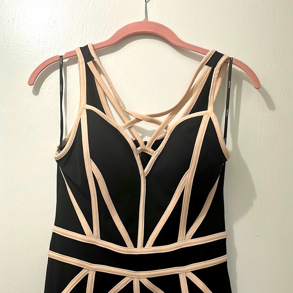 Black and blush mini dress - Forever 21
